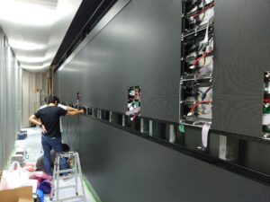 京都市超大型テレビモニター 設置作業3