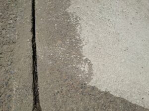 コンクリート床塗装剥離作業１