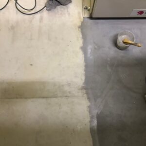 粉体塗装工場床面清掃作業1