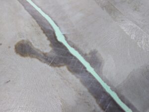 実験室床塗装作業_下地処理工程2