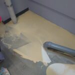 実験室床塗装作業_下塗り処理工程