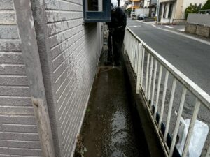 杉戸町アパート共用部洗浄作業1