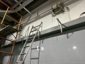 横浜市港北区_塩ビ排気ダクト配管作業2